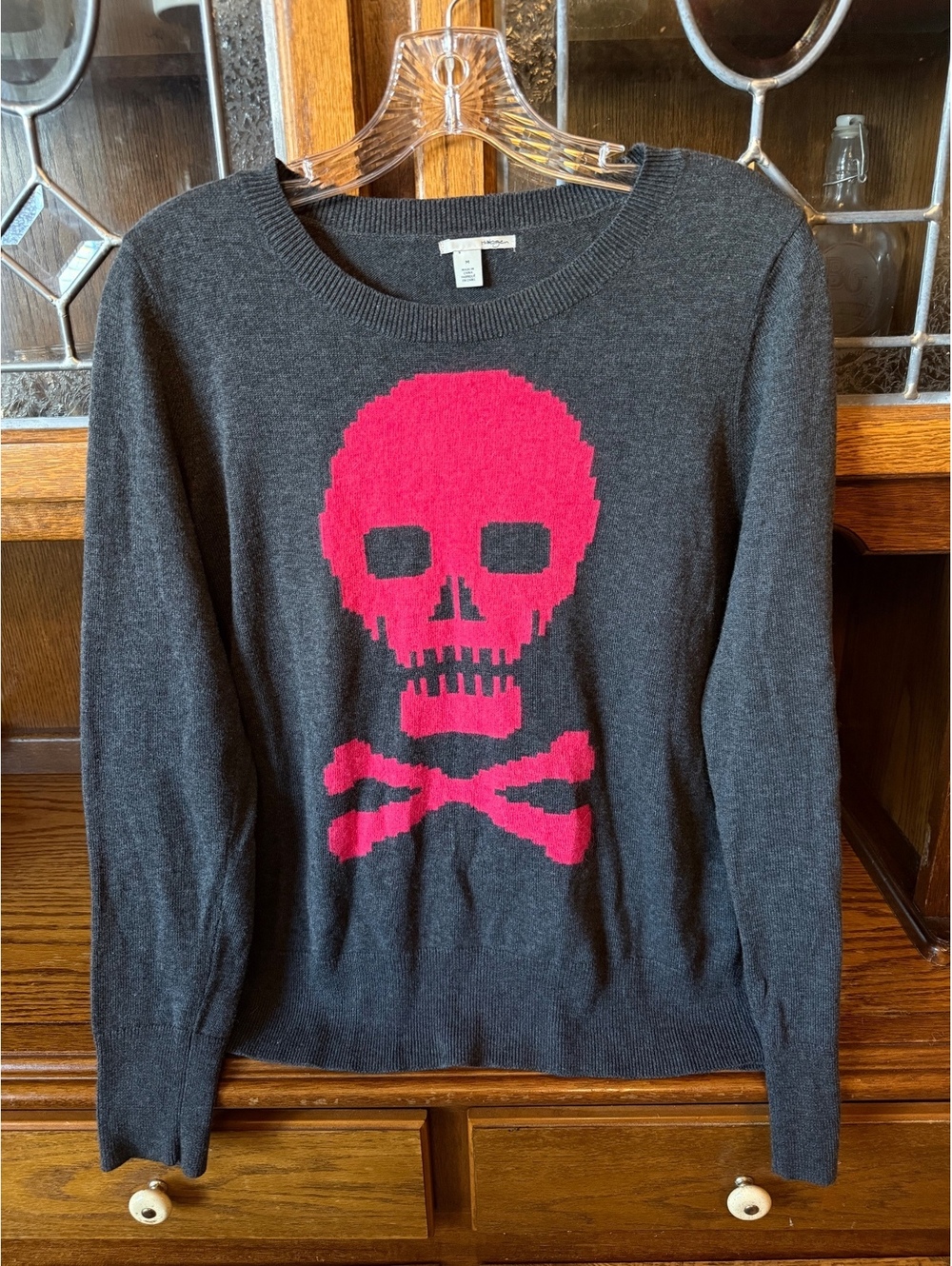 Halogen Skull Crossbones Sweater M Gray Hot Pink Intarsia Knit Emo Y2K Grunge